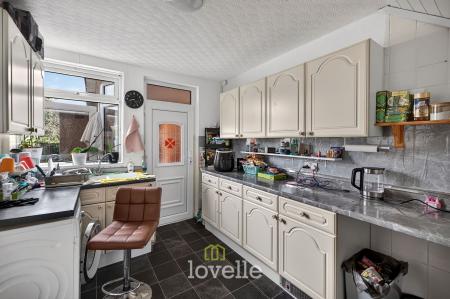3 bedroom Terraced House for sale in Crosby Road, Grimsby, DN33