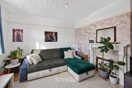 3 bedroom Terraced House for sale in Crosby Road, Grimsby, DN33