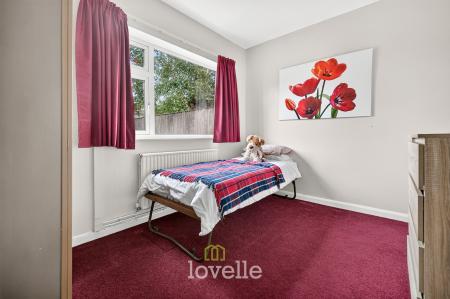 4 bedroom Detached house for sale in Carlton Road, Healing, DN41