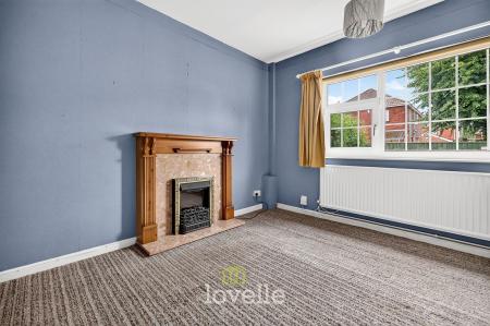 4 bedroom Detached house for sale in Carlton Road, Healing, DN41