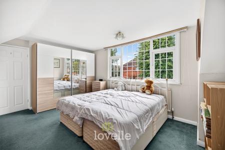 4 bedroom Detached house for sale in Carlton Road, Healing, DN41