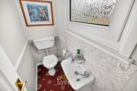 4 bedroom Detached house for sale in Carlton Road, Healing, DN41