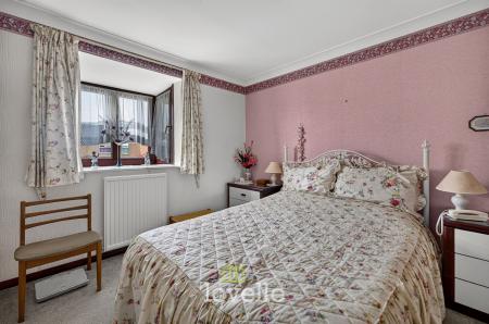 2 bedroom Terraced House for sale in Waterside Drive, Grimsby, DN31