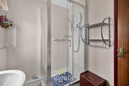 2 bedroom Terraced House for sale in Waterside Drive, Grimsby, DN31