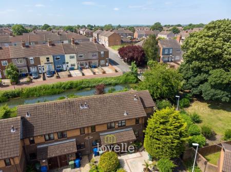2 bedroom Terraced House for sale in Waterside Drive, Grimsby, DN31