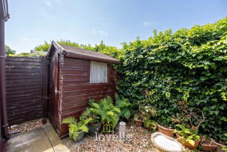 2 bedroom Terraced House for sale in Waterside Drive, Grimsby, DN31