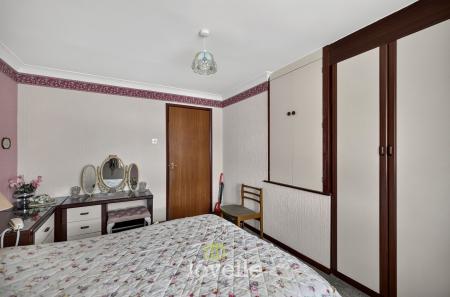 2 bedroom Terraced House for sale in Waterside Drive, Grimsby, DN31
