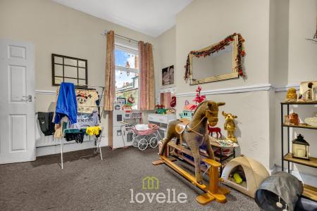 4 bedroom Terraced House for sale in Farebrother Street, Grimsby, DN32