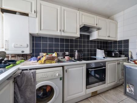 2 bedroom Semi-detached house for sale in Welholme Road, Grimsby, DN32