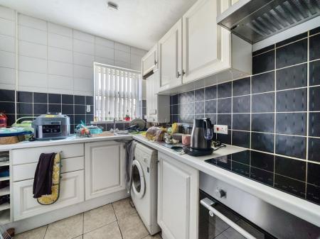 2 bedroom Semi-detached house for sale in Welholme Road, Grimsby, DN32