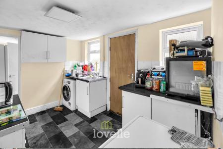 2 bedroom Terraced House for sale in Haycroft Street, Grimsby, DN31
