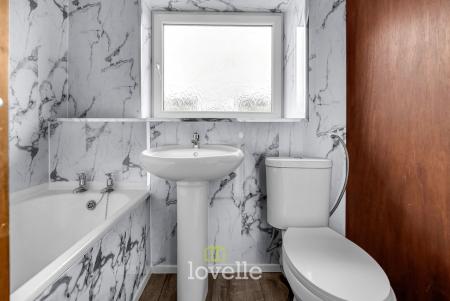 1 bedroom Flat for sale in Bodiam Way, Grimsby, DN32