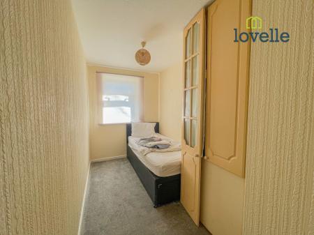 2 bedroom Flat for sale in Pinewood Crescent, Grimsby, DN33