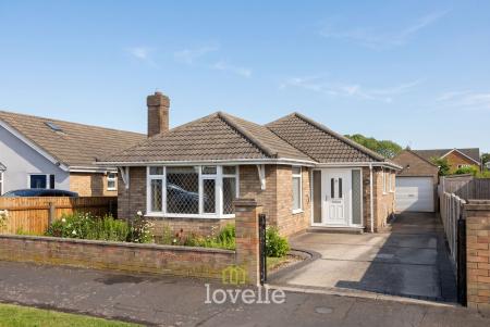 Holton Mount, Holton-Le-Clay, DN36