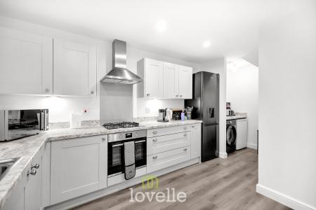 3 bedroom Semi-detached house for sale in Allerton Way, Immingham, DN40