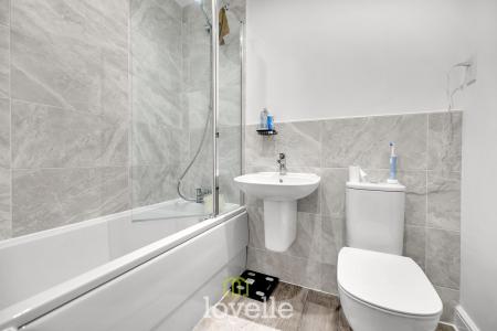 3 bedroom Semi-detached house for sale in Allerton Way, Immingham, DN40
