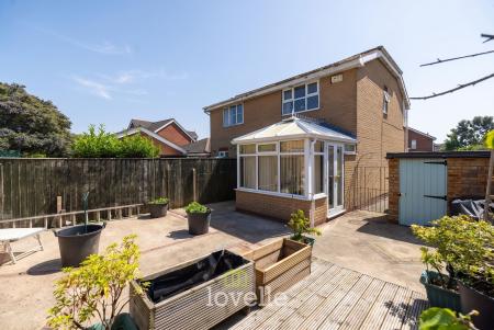 2 bedroom Semi-detached house for sale in Hampstead Park, Scartho Top, DN33