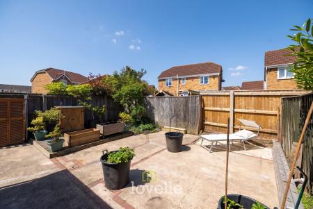2 bedroom Semi-detached house for sale in Hampstead Park, Scartho Top, DN33