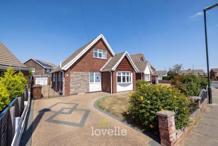 3 bedroom Detached house for sale in Waby Close, Grimsby, DN37