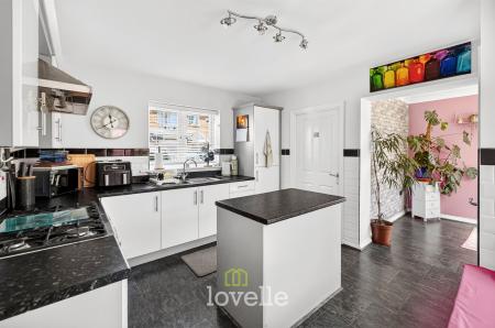 4 bedroom Detached house for sale in Fenwick Road, Scartho Top, DN33