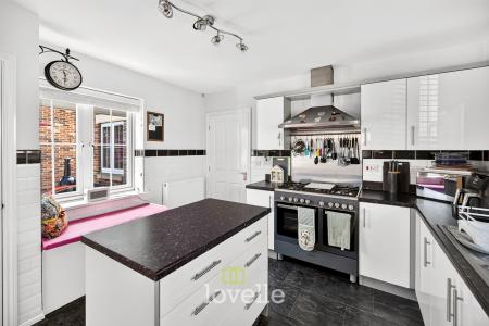 4 bedroom Detached house for sale in Fenwick Road, Scartho Top, DN33