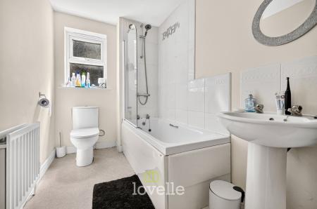 1 bedroom Flat for sale in Lancaster Drive, South Killingholme, DN40