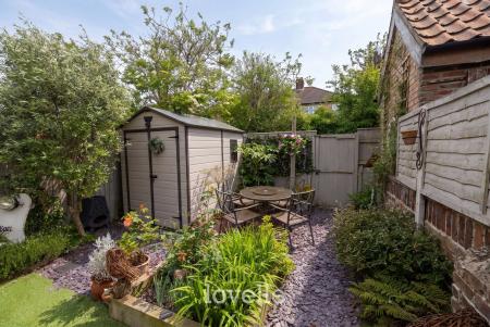 3 bedroom Terraced House for sale in Phyllis Avenue, Grimsby, DN34