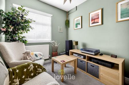 3 bedroom Terraced House for sale in Phyllis Avenue, Grimsby, DN34