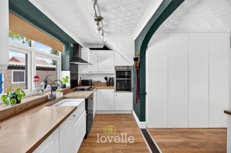 4 bedroom Detached house for sale in Station Road, Stallingborough, DN41