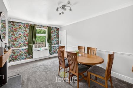 4 bedroom Detached house for sale in Station Road, Stallingborough, DN41
