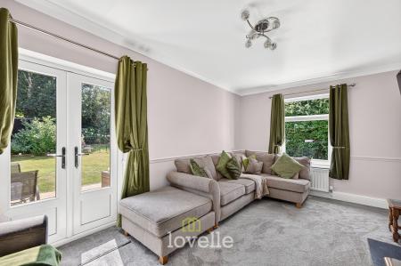 4 bedroom Detached house for sale in Station Road, Stallingborough, DN41