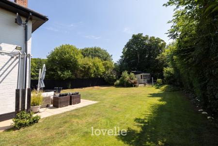 4 bedroom Detached house for sale in Station Road, Stallingborough, DN41