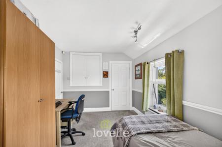 4 bedroom Detached house for sale in Station Road, Stallingborough, DN41