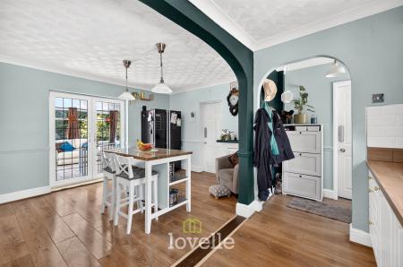 4 bedroom Detached house for sale in Station Road, Stallingborough, DN41