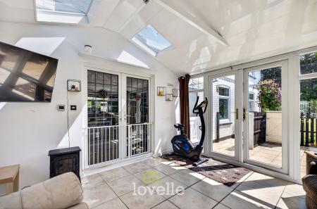 4 bedroom Detached house for sale in Station Road, Stallingborough, DN41