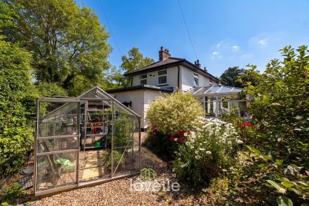 4 bedroom Detached house for sale in Station Road, Stallingborough, DN41