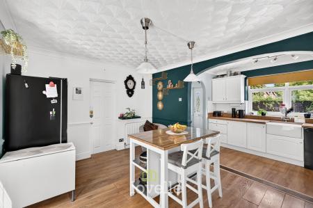 4 bedroom Detached house for sale in Station Road, Stallingborough, DN41
