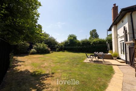4 bedroom Detached house for sale in Station Road, Stallingborough, DN41