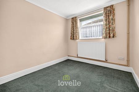 3 bedroom Bungalow for sale in Wheatfield Drive, Waltham, DN37