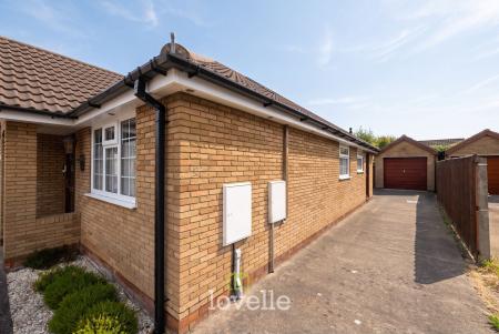 3 bedroom Bungalow for sale in Wheatfield Drive, Waltham, DN37