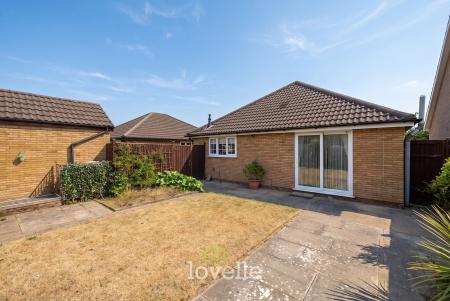 3 bedroom Bungalow for sale in Wheatfield Drive, Waltham, DN37