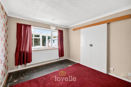 4 bedroom Semi-detached house for sale in Newstead Avenue, Holton-Le-Clay, DN36