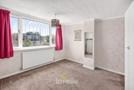 4 bedroom Semi-detached house for sale in Newstead Avenue, Holton-Le-Clay, DN36