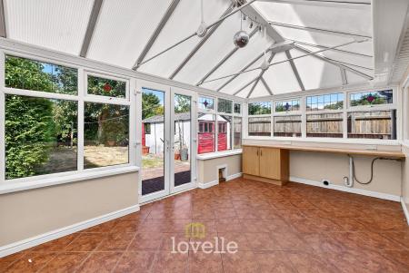 4 bedroom Semi-detached house for sale in Newstead Avenue, Holton-Le-Clay, DN36