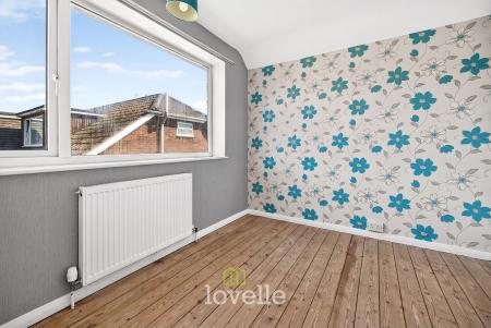 4 bedroom Semi-detached house for sale in Newstead Avenue, Holton-Le-Clay, DN36