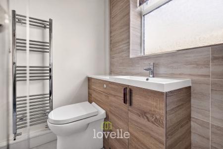 4 bedroom Semi-detached house for sale in Newstead Avenue, Holton-Le-Clay, DN36