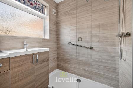 4 bedroom Semi-detached house for sale in Newstead Avenue, Holton-Le-Clay, DN36