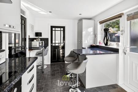 3 bedroom End of terrace house for sale in Fountains Avenue, Grimsby, DN37