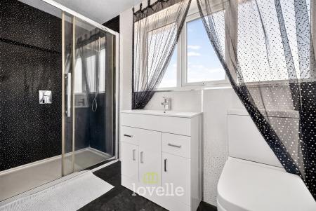 3 bedroom End of terrace house for sale in Fountains Avenue, Grimsby, DN37