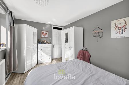 3 bedroom End of terrace house for sale in Fountains Avenue, Grimsby, DN37